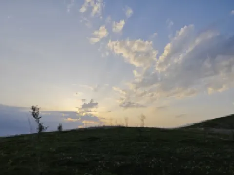 Xinyuan Sanshan Homestay (Xinyuan Nalati Airport)