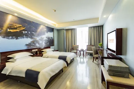 Gemei Hotel (Shache Railway Station Government Affairs Center) Отели рядом с достопримечательностью «Armanisa Royal Memorial Mausoleum»