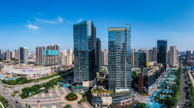 Ganzhou Xiangjiang International Hotel (Da Vinci Vientiane City Branch) Hotels near Chengshizhongyang Park