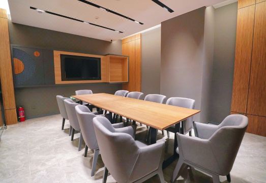 3. 루자 치샤 모타..