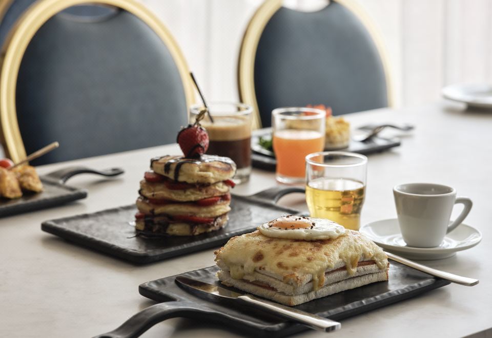 칸디아 호텔 아테네의 루프탑 테라스 전망