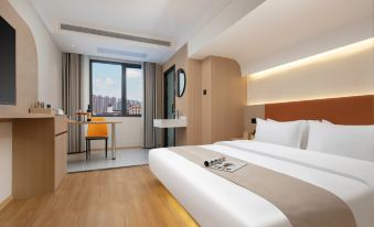 Changsha Yinlu · Lanlin Light Luxury Hotel (Dazhong Media College)