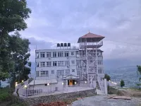 Prem Durbar Hotel & Nagarkot Zipline - Bãi đậu xe