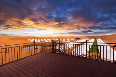 Zhongwei Shapo Tou Desert Wilderness Desert Stargazing Inn Hotellit kohteessa 