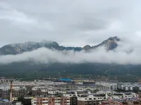 Tai'an Mingzuo Santai Theme Hotel (Taishan Scenic Area) Các khách sạn ở Wanda Plaza