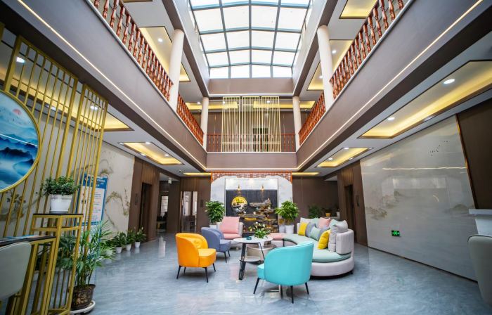 Colorful Danxia Flower House Hotel