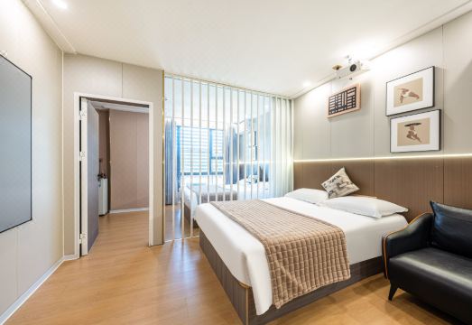 1. 엘롱 루이윈 호..