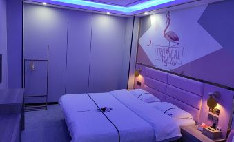 Platinum Theme Apartment