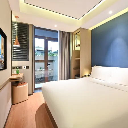 Jingli Hotel (Beijing Heshenghui Dajiaoting Subway Station Branch)