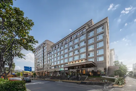 Renhuai Qiancheng Jinhe Hotel