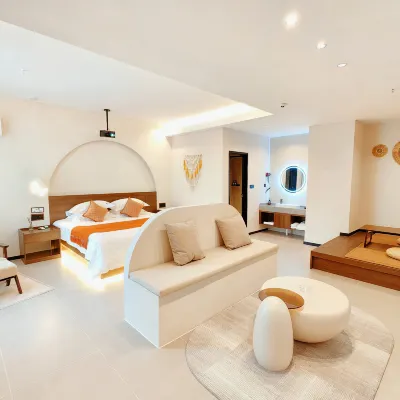 Yayunju Apartment (Zhangjiagang Bonded Area Changjiang Middle Road) Hotels near shengguotan