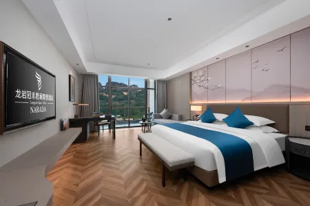 Longyan Guan Zhai Jun Lan Resort Hotel Отели рядом с достопримечательностью «Jiulong Lake (Jiulong Cave Cluster)»