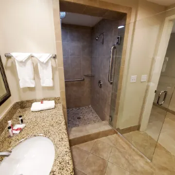 Howard Johnson by Wyndham Pasadena