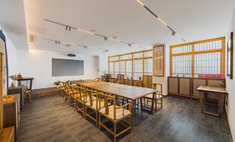 Bo Man Rui Si Hotel