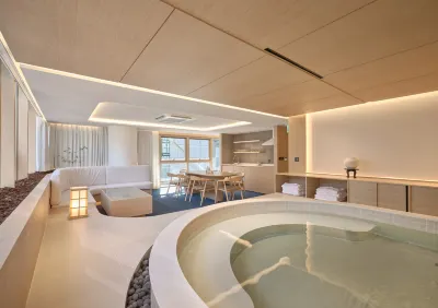 UH Suite the Gangnam Hotel dekat Cheongdam Dong