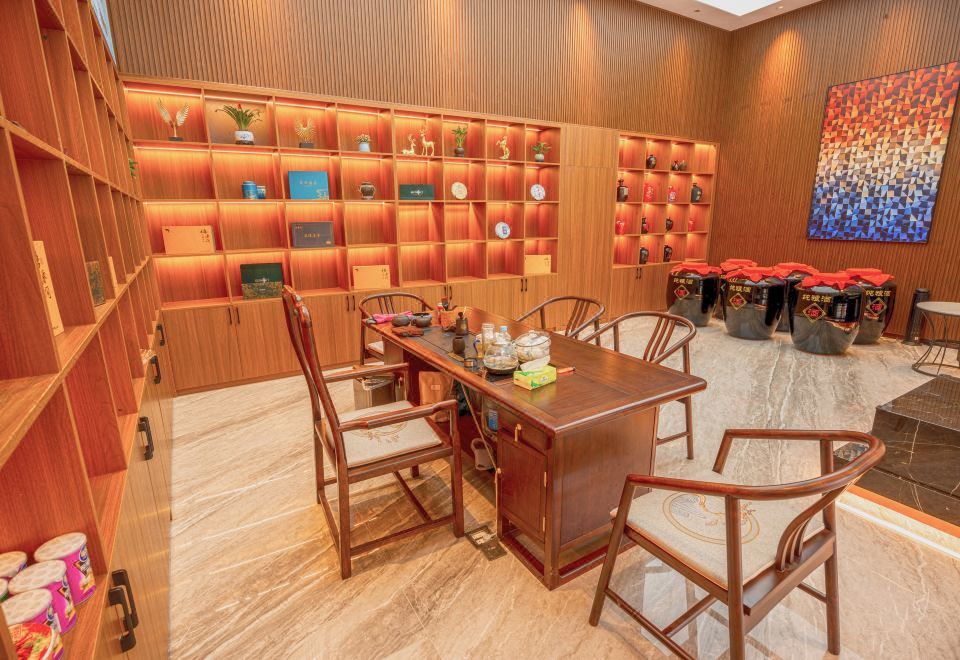 완이 그랜드 호텔의 현대적이고 깔끔한 로비 모습