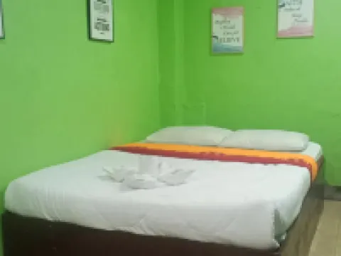 อันโตนิโอส์ เพนชั่นเฮาส์ โรงแรมในดีโปโลก