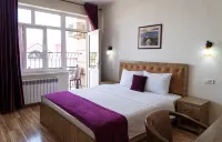 Tourist Inn Hotel - Balkoner