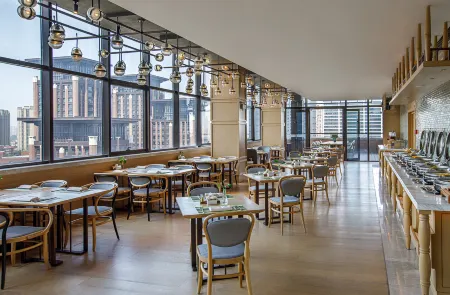 Swissôtel Xi’an Xinxing Hot Spring Отели рядом с достопримечательностью «Xi'an Siyuan University»