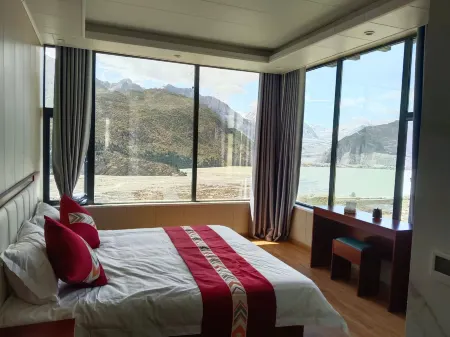Laigu Ice Lake View Hotel