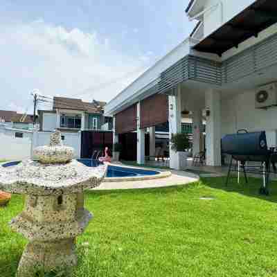 Ipoh Seri Bougainvillea Luxe Villa with Splendid Pool Hotel Exterior