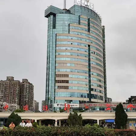 XIYA Qiya Hotel (Liupanshui High-Speed Railway Station People's Square)