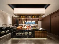 The GiorgioMorandi Hotels (Jinan Quancheng Plaza Commercial Area Daming Lake) Hotels near Black Tiger Spring