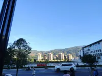 上湯硒泉客棧（溫湯明月千古情店） - 溫泉