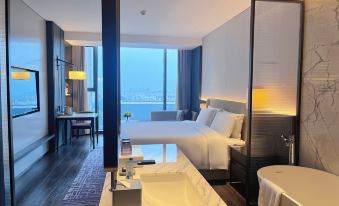 Weinan Guibinlou Hotel