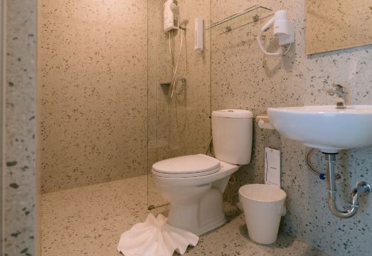 3. 원 버짓 호텔 ..