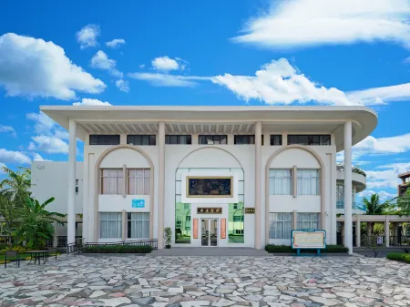 Ronghua · Kangxin Garden (Lingshui People's Hospital Beiwen Road Store) Отели рядом с достопримечательностью «Nanwan Monkey Islet»