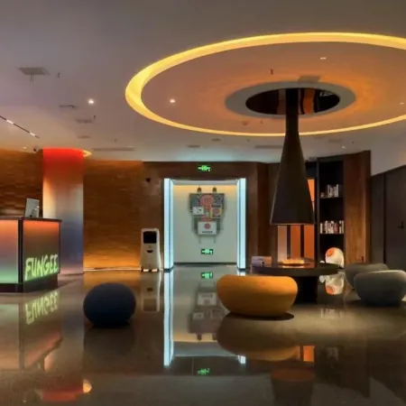 FunGee X Hotel (Changsha IFS Guojin Center Huangxing Square Metro Station Branch)