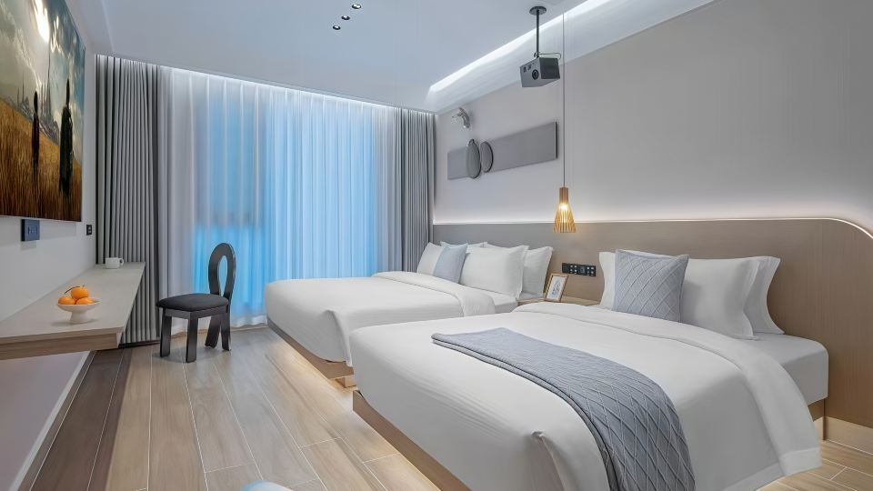 Meizhi Smart Audio-Visual Hotel (Guilin High-Speed Railway North Station)