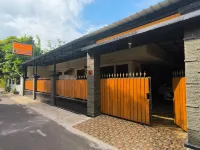 Wisma Trubus Syariah Các khách sạn ở Tuban