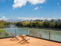Lakeview Elegant Lodge Hotels near Xiufeng