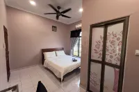 Nurbayu Villa (3&4 bedroom Villa) Kemaman Hôtels à : Chukai