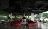 YOUNG HOTEL - Baarit