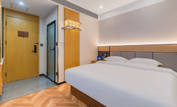 Super 8 Hotel (Wudaokou subway station, Beijing)