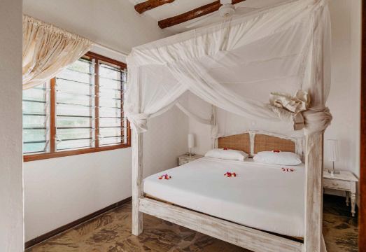 3. 익스플로리언스 ..