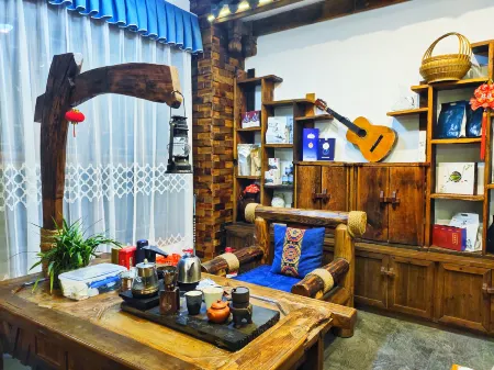 Zhangjiajie Wuling Spring Inn (72 Qilou Scenic Area) Отели рядом с достопримечательностью «Jishou University Zhangjiajie Campus»