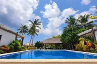Pili Beach Resort Agmanic - Pool