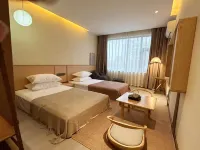 Puyin Hotel (Yuzhou Pangdonglai)