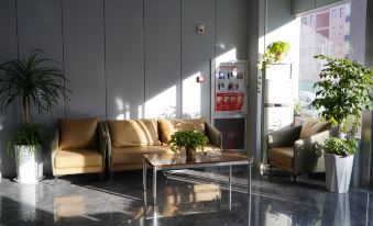 Luoyang Baoyu Hotel (North Suburb Airport)