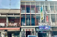 Deva Hostel & Relax Pool Hoteles cerca de Templo Wat Mahawan