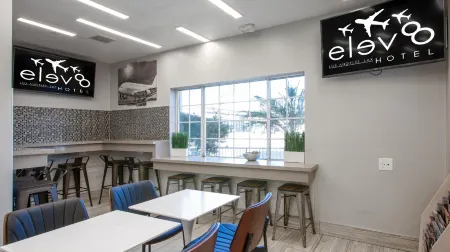 Elev8 hotel Los Angeles, LAX Отели рядом с достопримечательностью «Inglewood Park Maintenance»