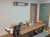K Wave Guesthouse Only Female in Hongdae 2 Các khách sạn gần Sinmok-dong