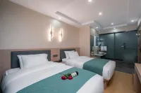 Hampden Hotel