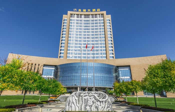 Longhu Hotel