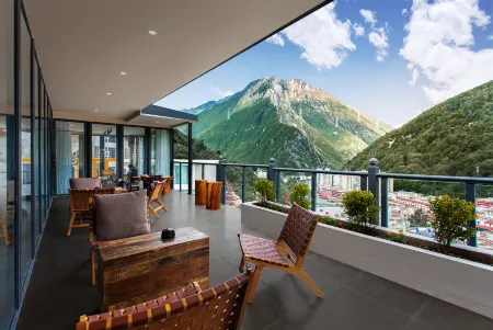 Kangding Zhuyu Bieyuan Homestay