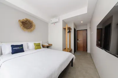 Urbanview Bale Puri Indah Hotel dekat Taman Pintu Kampung Blok DD Palm Ganda Asri 2